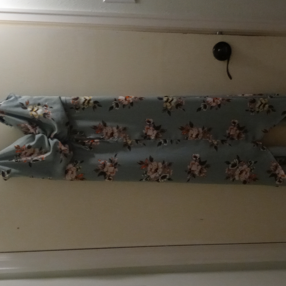 Pretty Dress size small